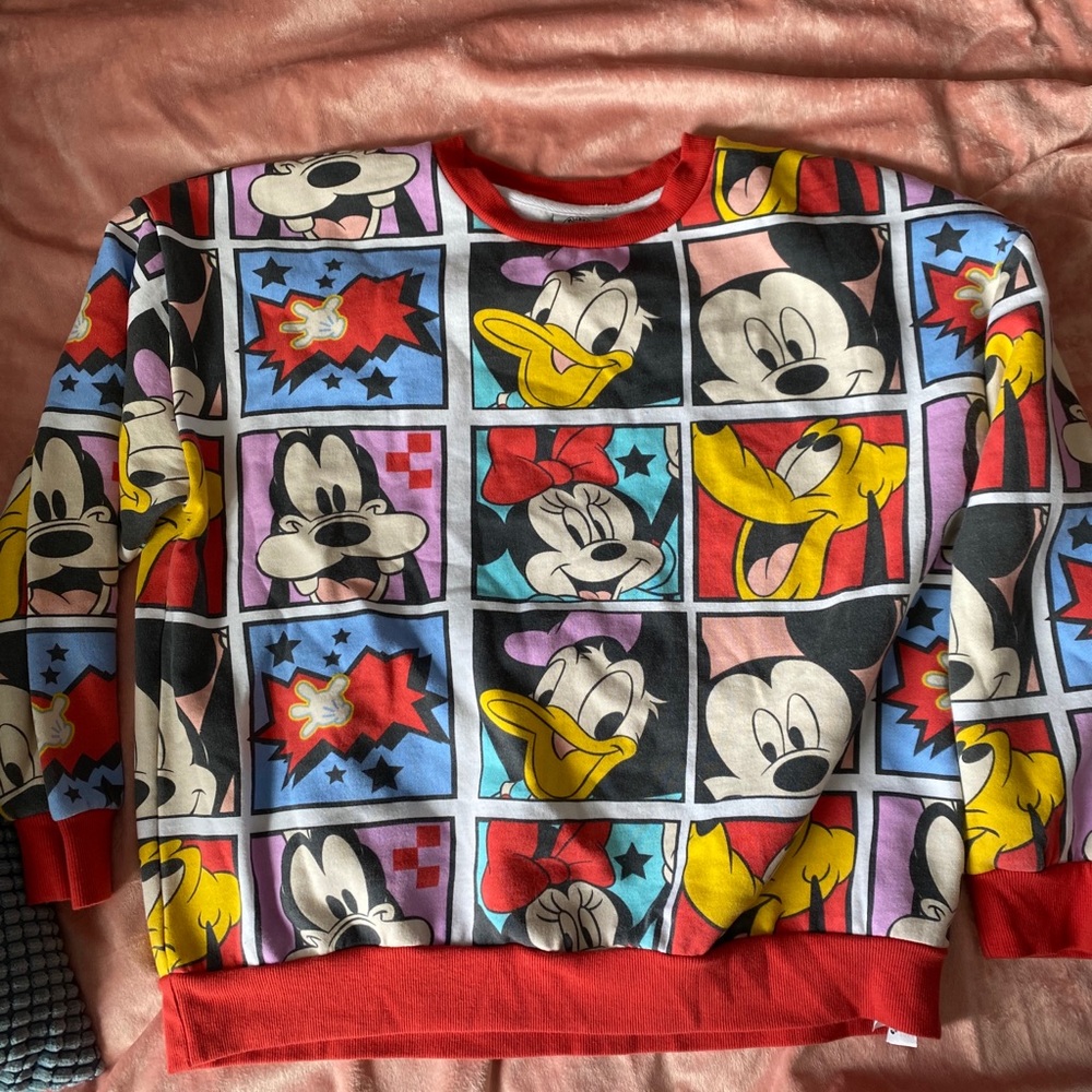 Mickey & Co Disney crew neck sweatshirt